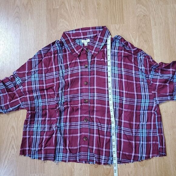 Love, Fire Raw Hem Plaid Button-Down Top sz 1x - Picture 10 of 14